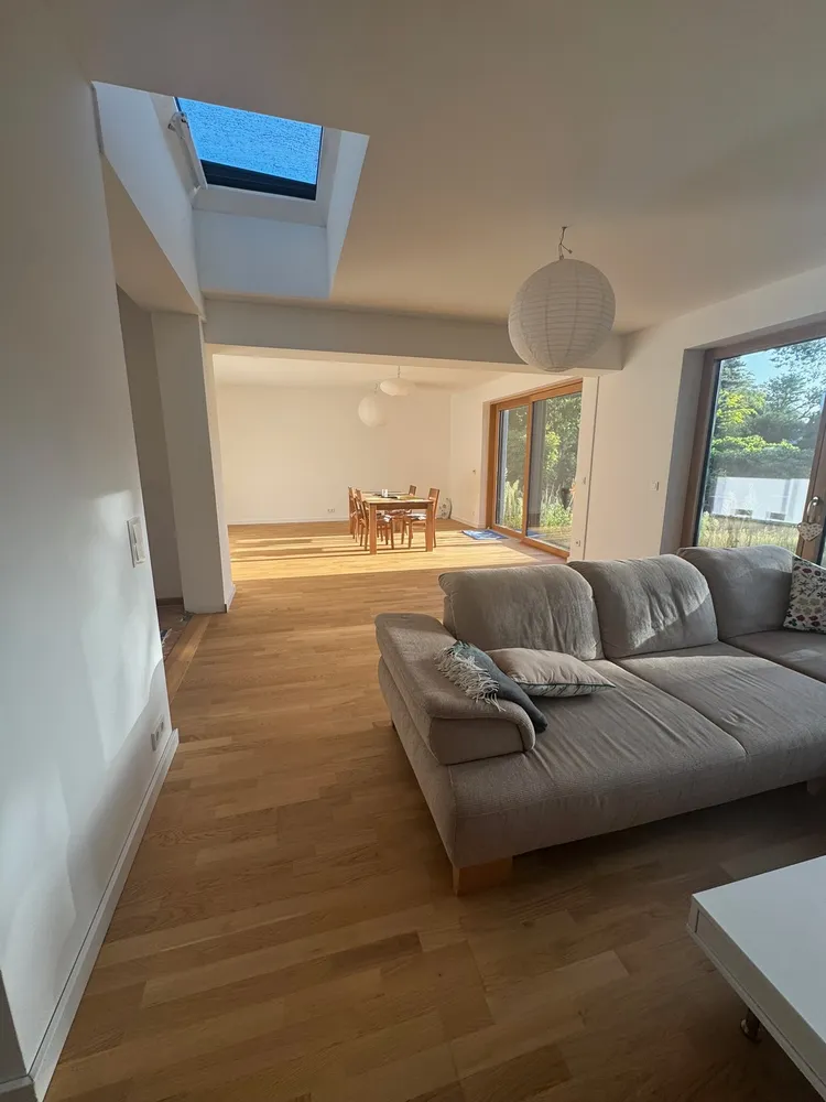 4 Zimmer Wohnung mit 150 m² in Berlin – Bild 1