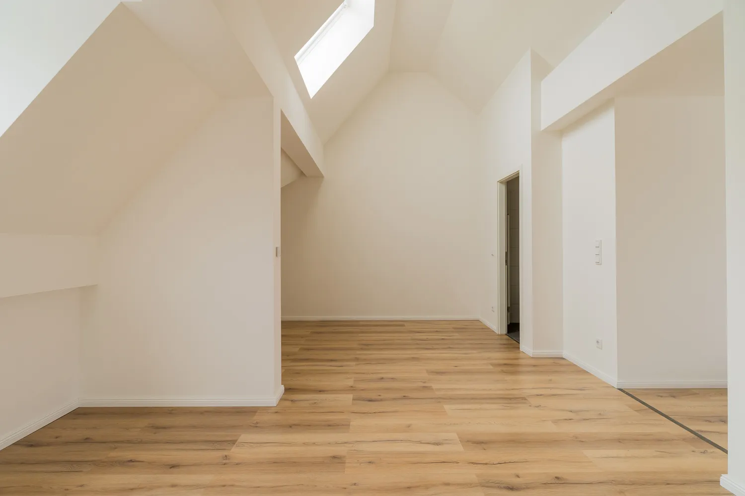 2 Zimmer Wohnung mit 77 m² in Berlin – Bild 11