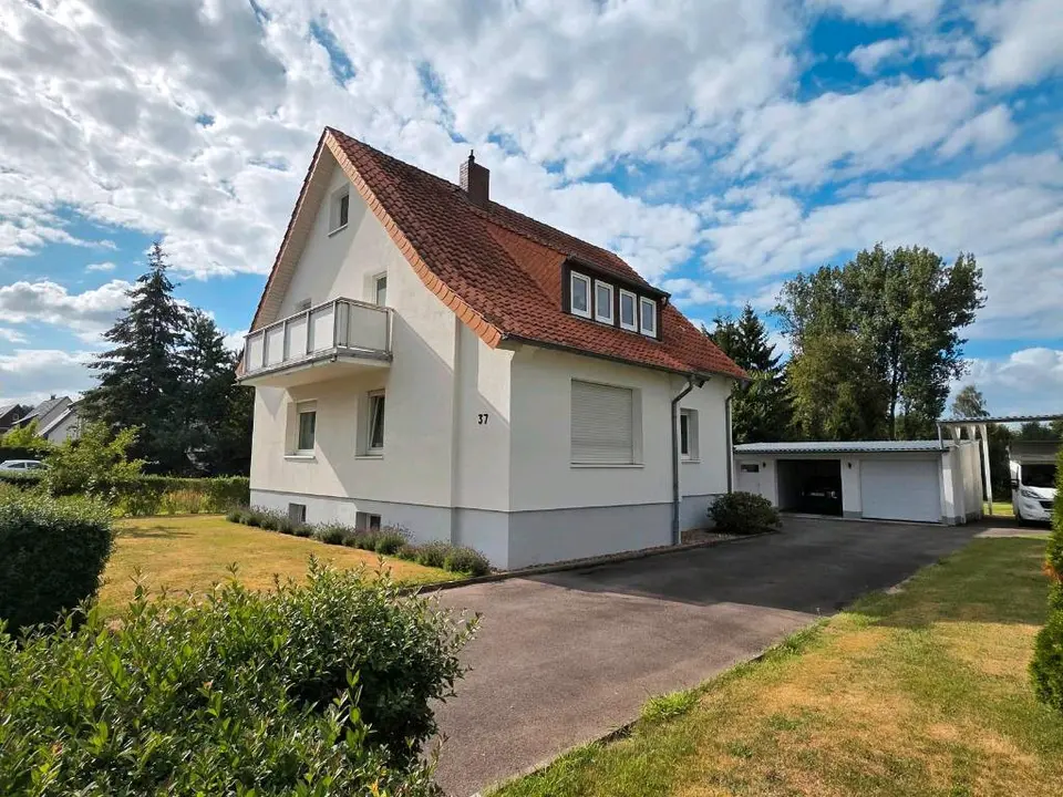 2 Zimmer Wohnung mit 80 m² in Detmold – Bild 1