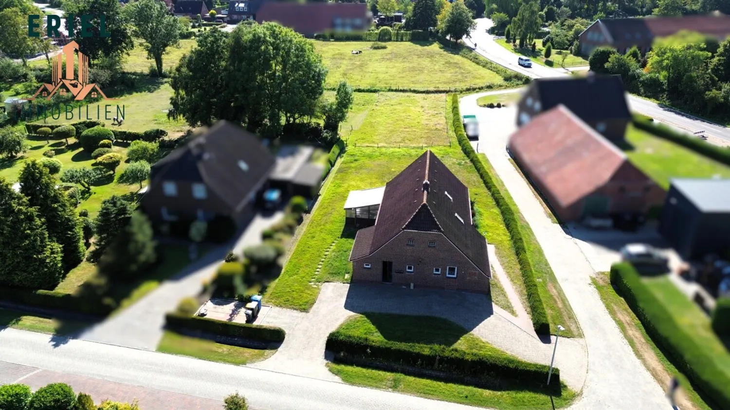 8 room house with 205 m² in Aurich – Photo 3