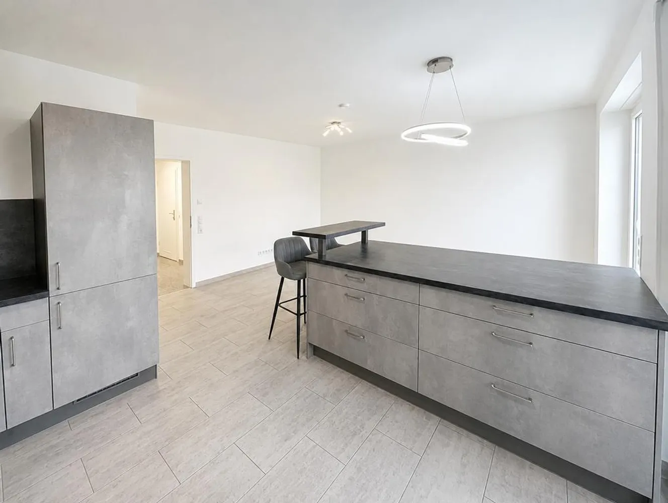 2 Zimmer Wohnung mit 65 m² in Karlsruhe – Bild 3