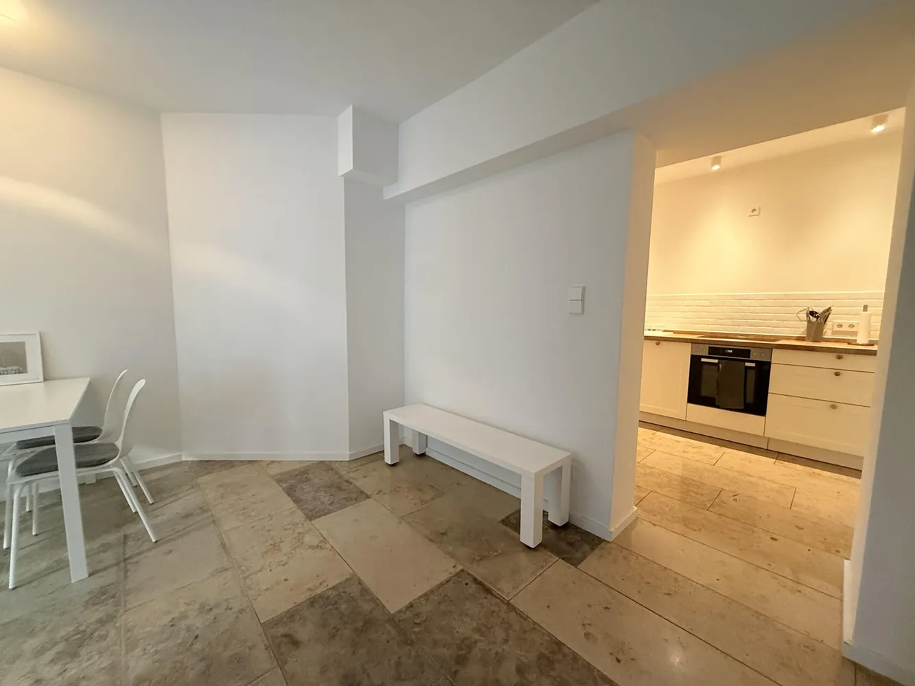 1 Zimmer Wohnung mit 80 m² in Köln – Bild 9