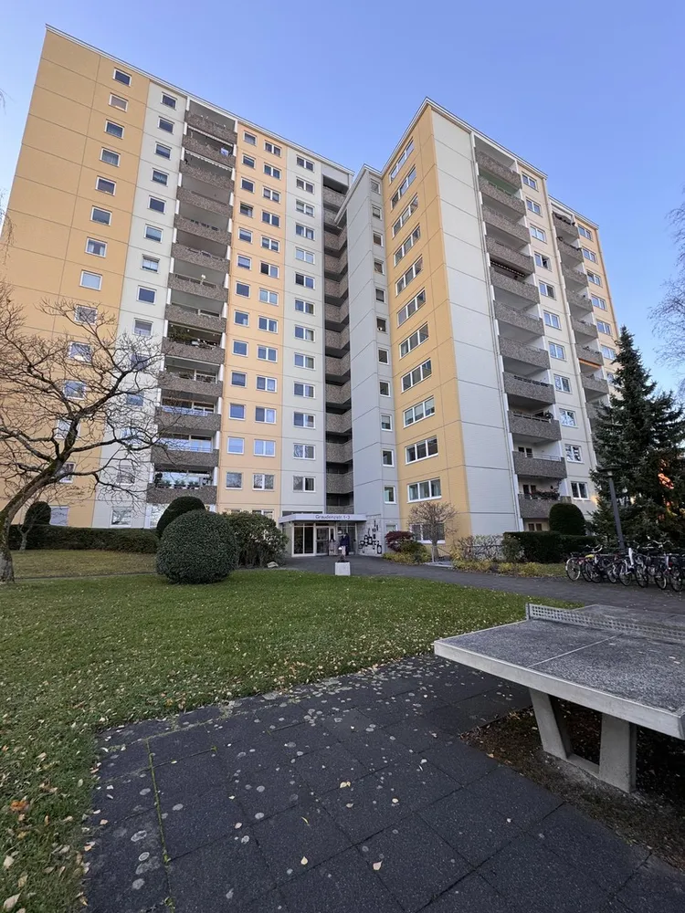 3 Zimmer Wohnung mit 93 m² in Köln – Bild 1