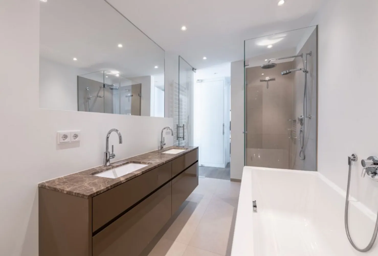 5 Zimmer Wohnung mit 190 m² in München – Bild 8