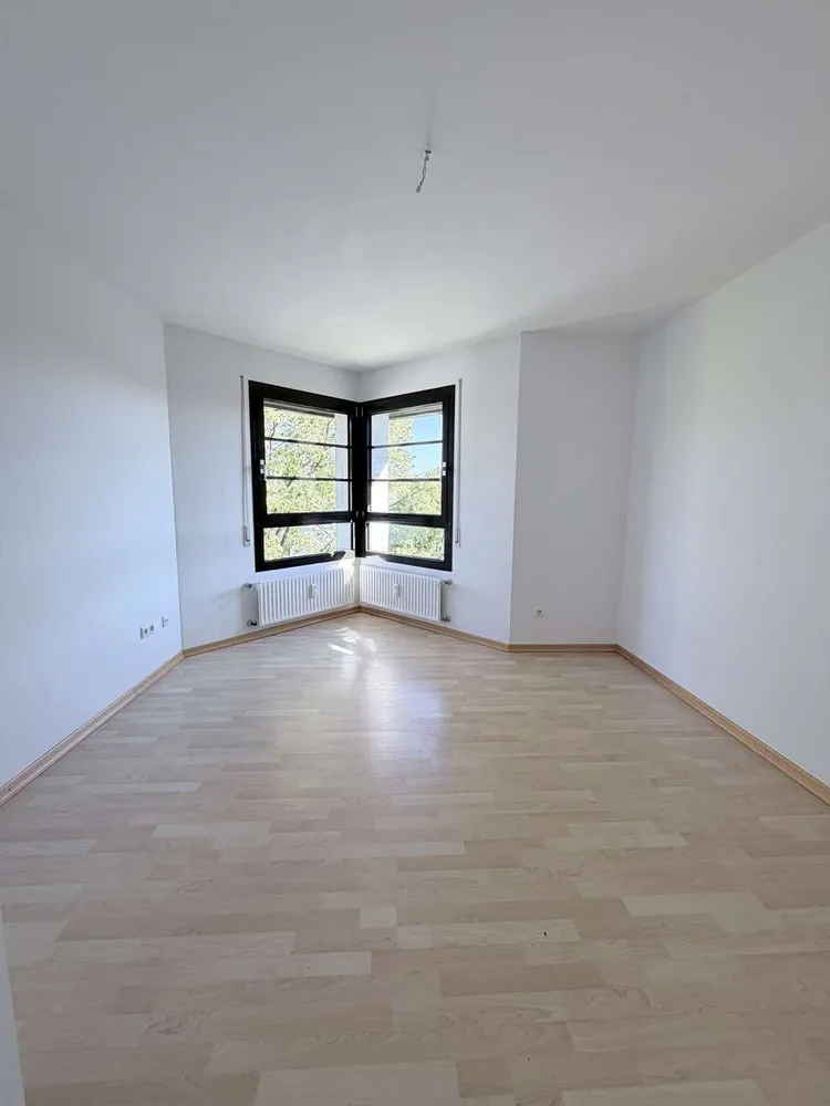 4 Zimmer Wohnung mit 108 m² in München – Bild 3