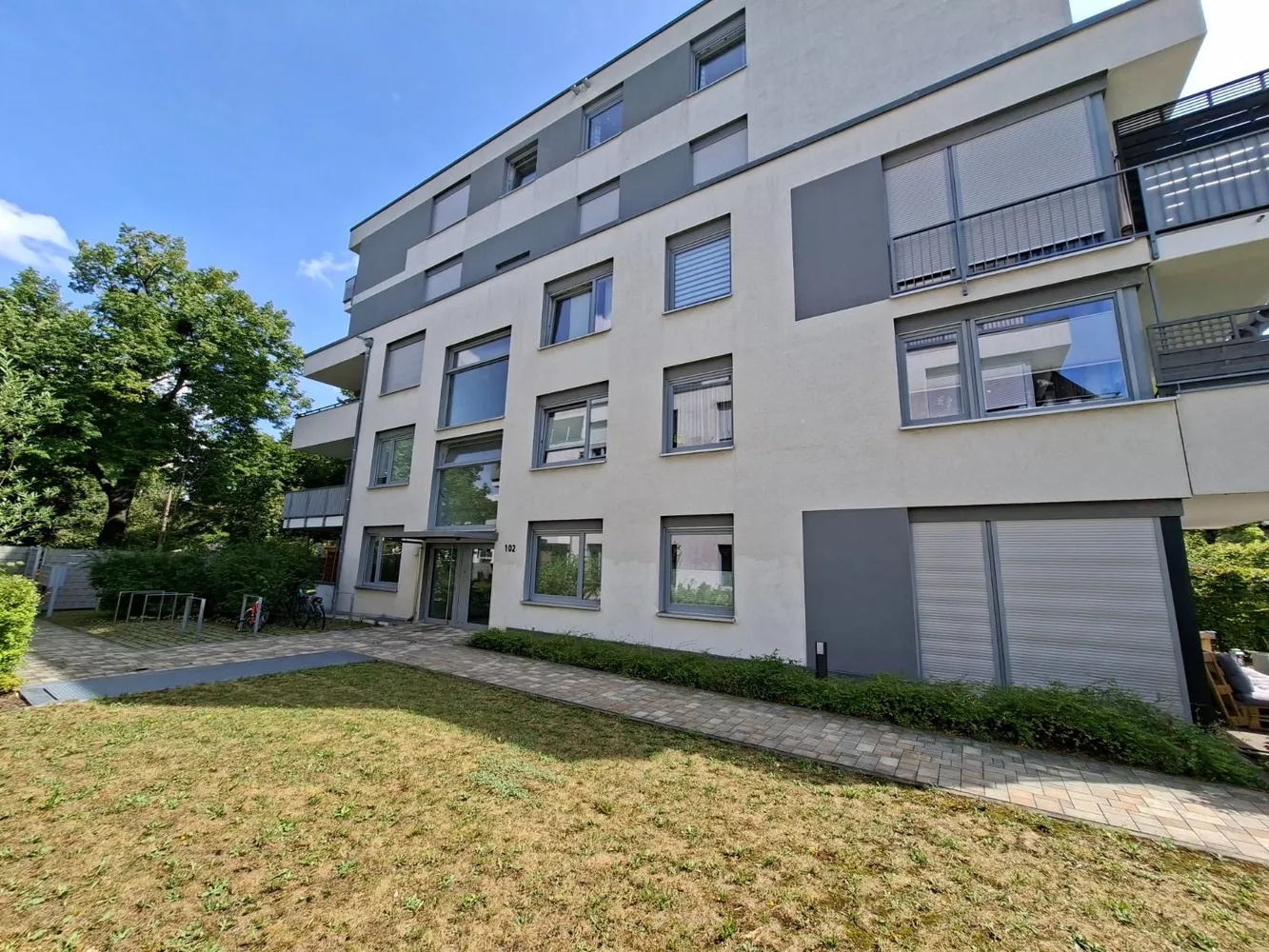 3 Zimmer Wohnung mit 75 m² in Dresden – Bild 1