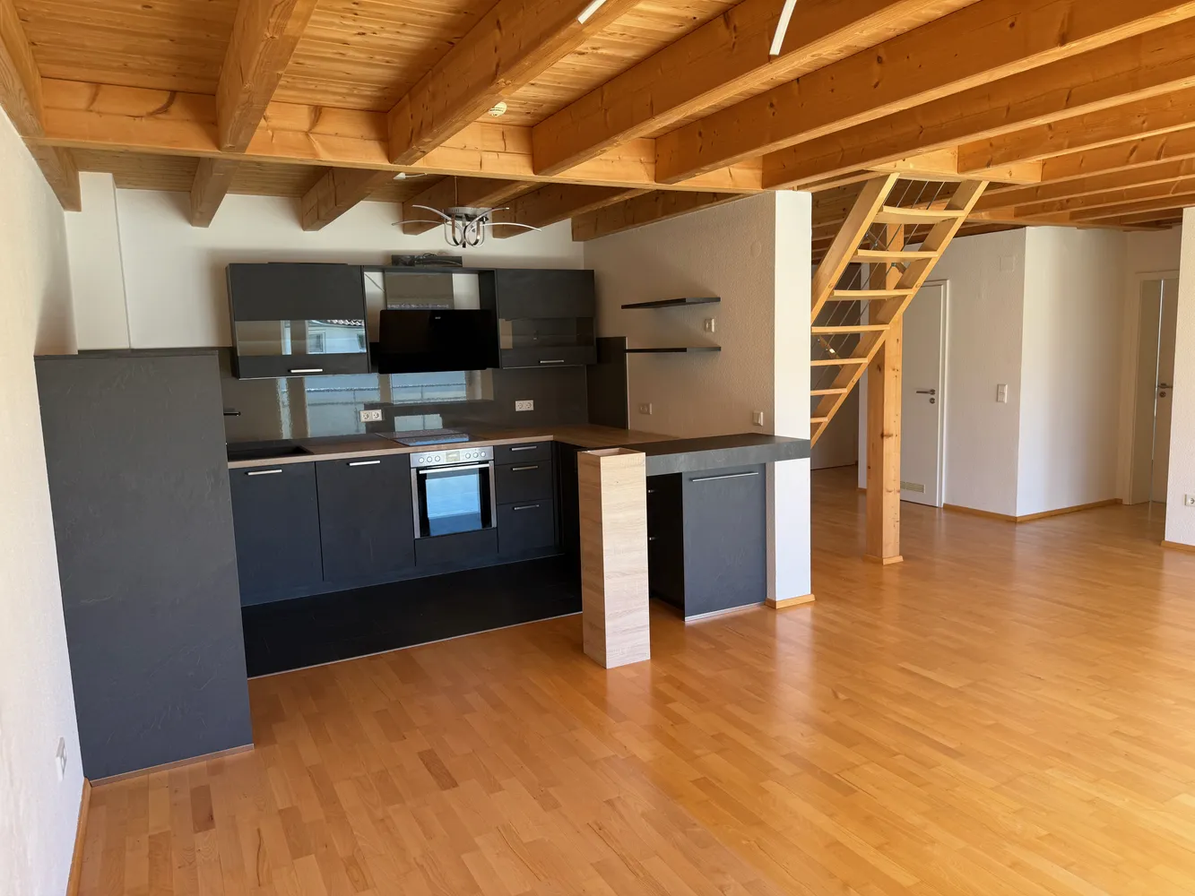 3 Zimmer Wohnung mit 117 m² in Karlsruhe – Bild 1