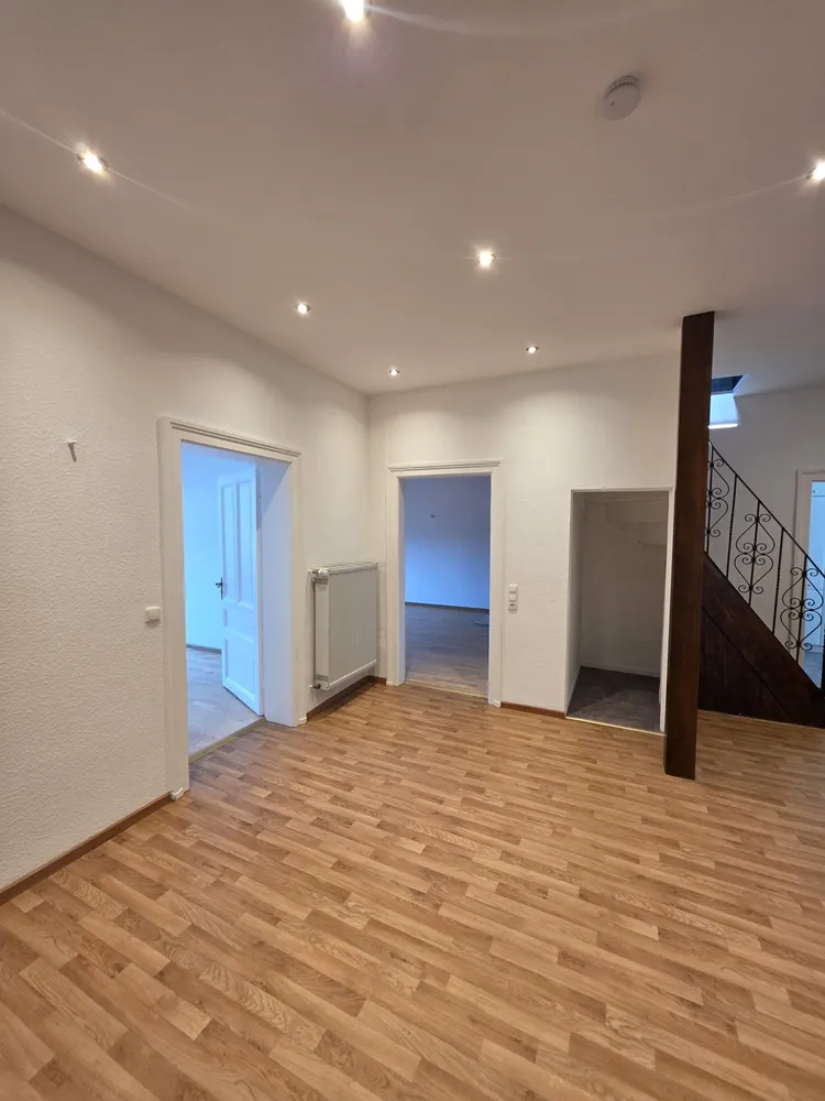 4 Zimmer Wohnung mit 143 m² in Frankfurt am Main – Bild 3