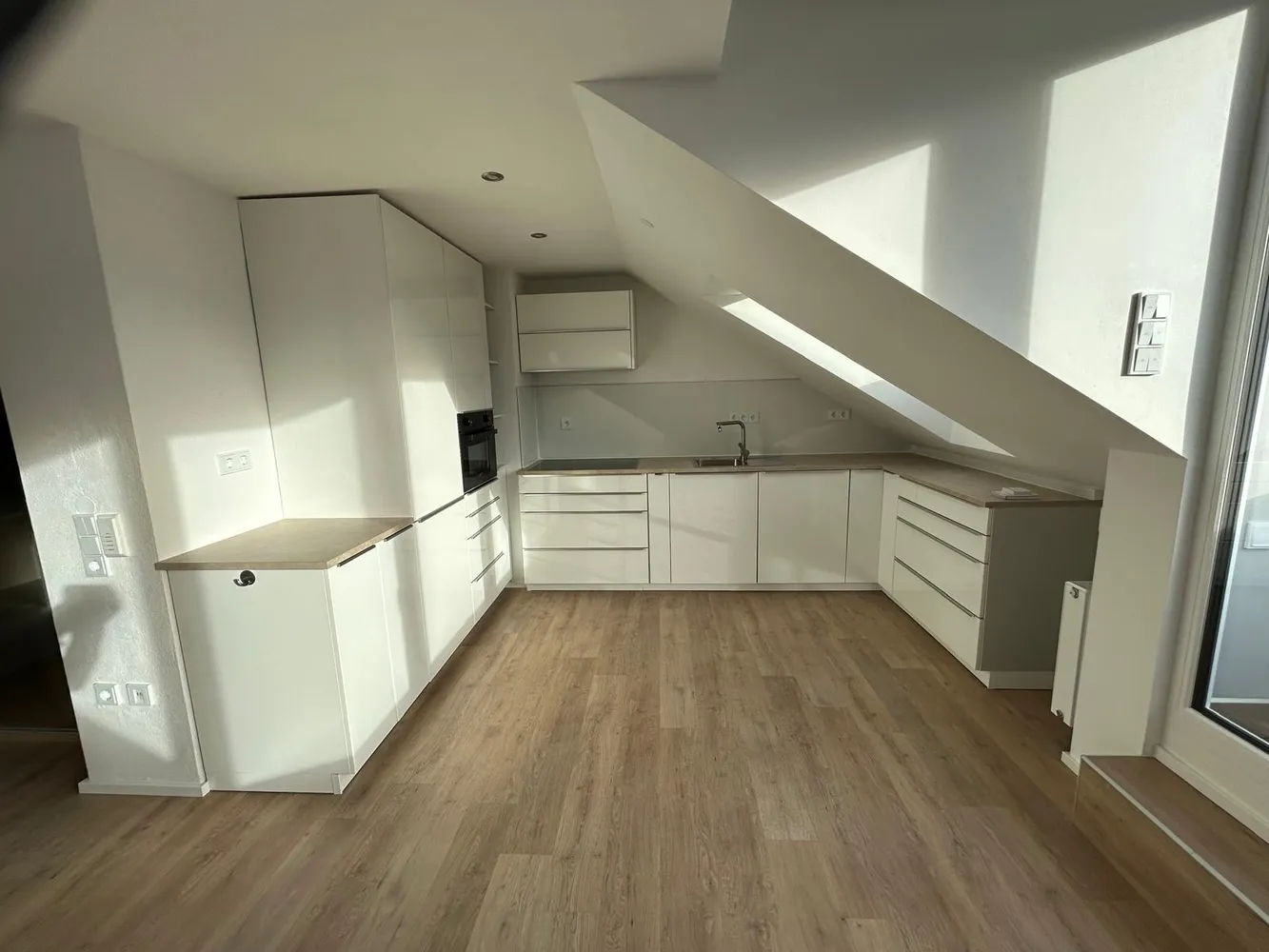 4 Zimmer Wohnung mit 95 m² in München – Bild 2