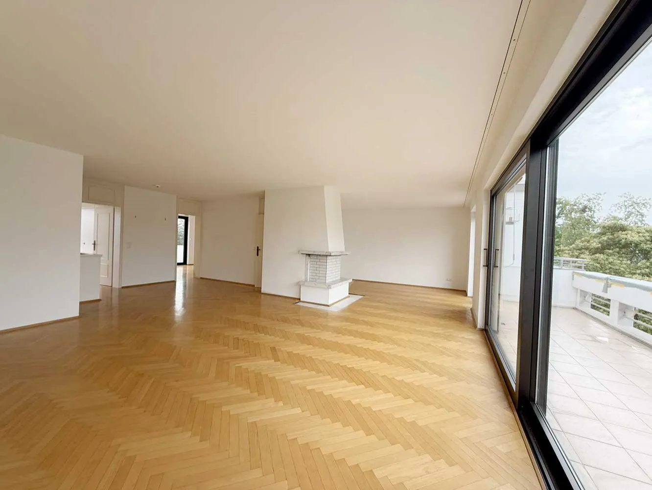 6 Zimmer Wohnung mit 200 m² in Oberursel (Taunus) – Bild 12