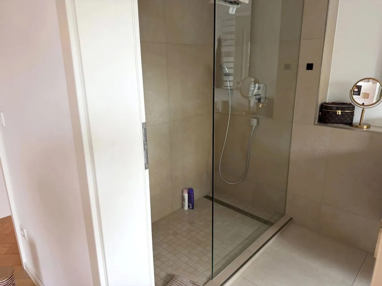 2 Zimmer Wohnung mit 90 m² in Köln – Bild 10
