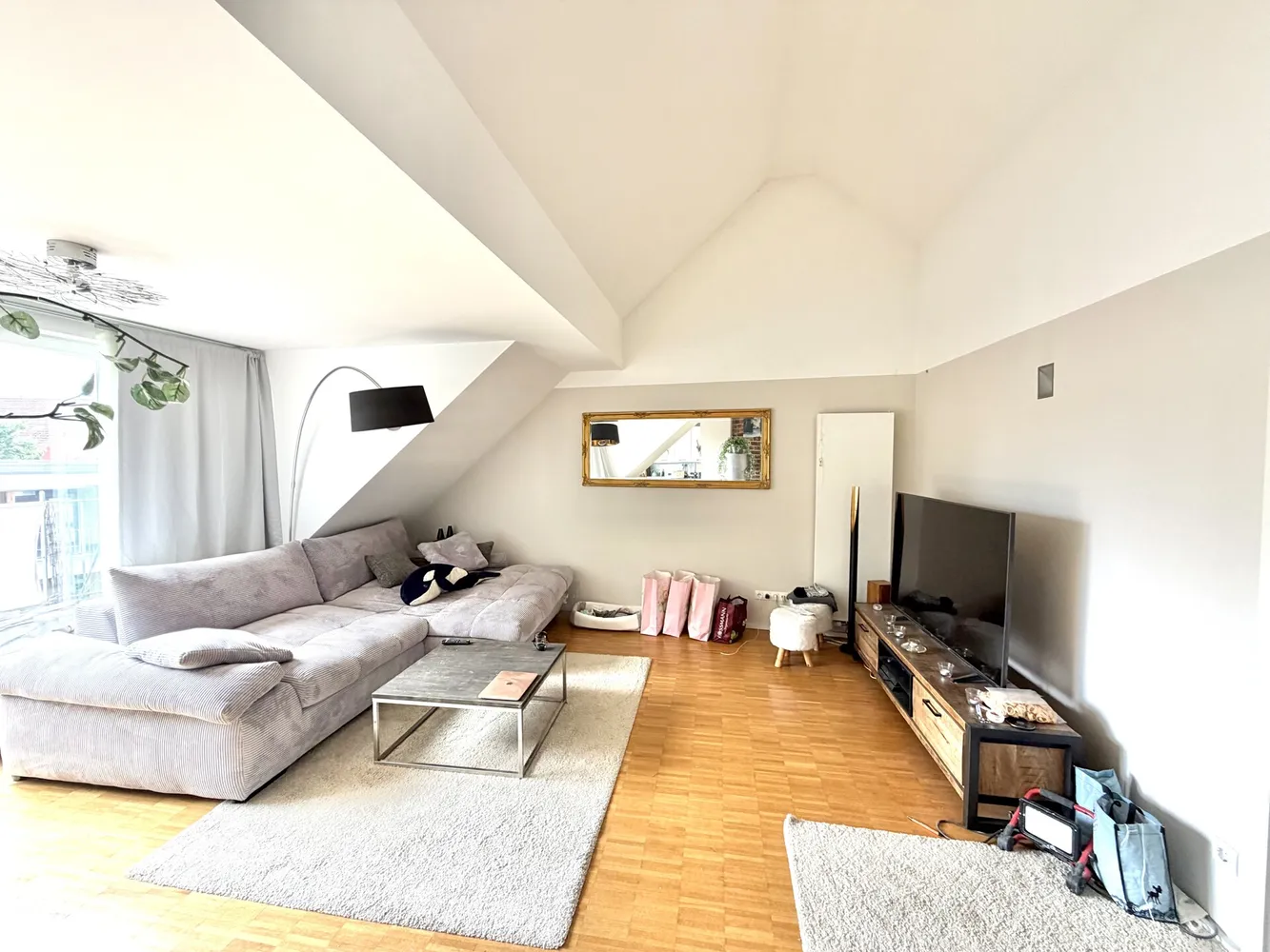 2 Zimmer Wohnung mit 76 m² in Hamburg – Bild 6