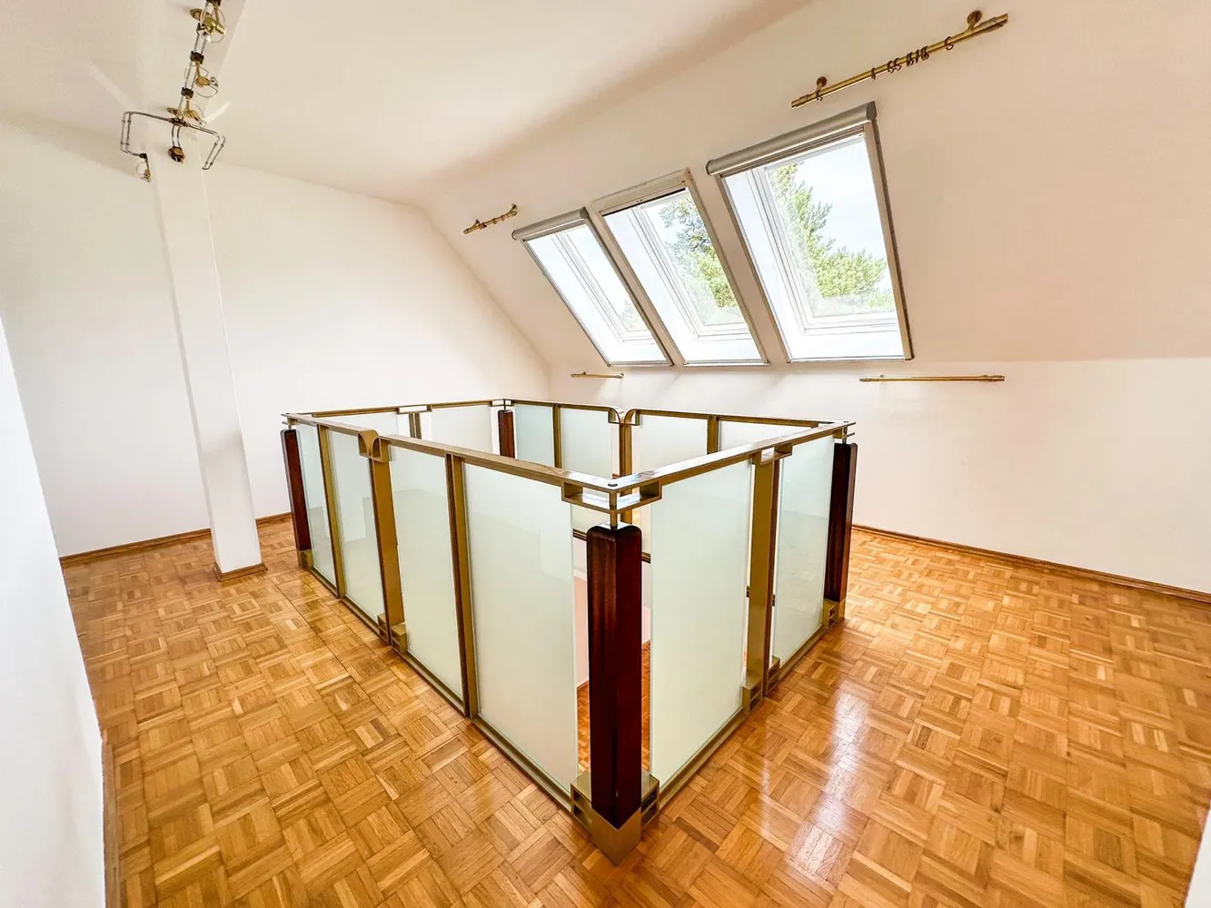 7 Zimmer Wohnung mit 250 m² in Berlin – Bild 8