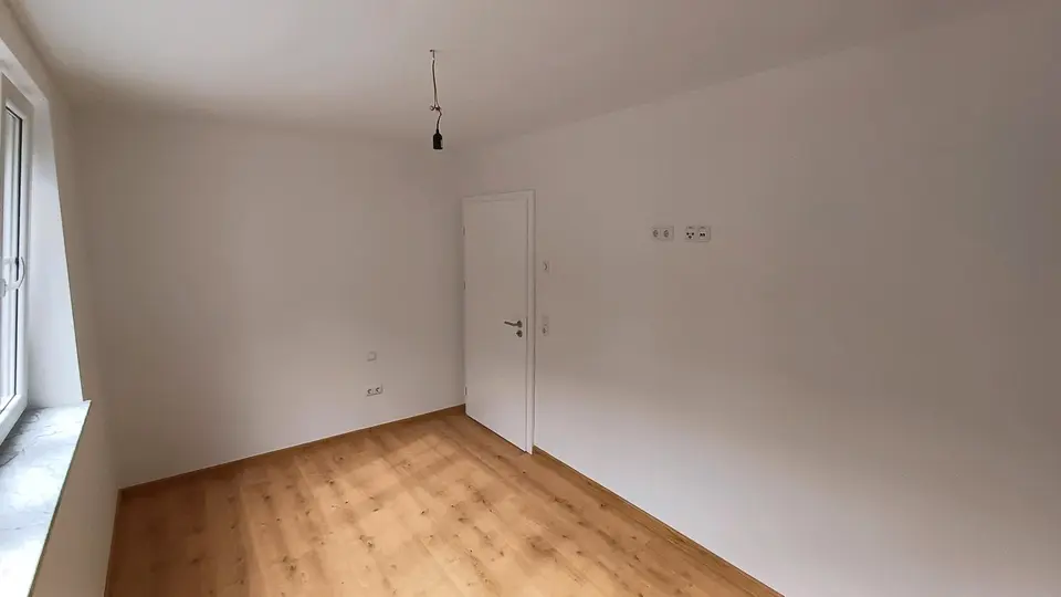 2 Zimmer Wohnung mit 42 m² in Sonneberg – Bild 2