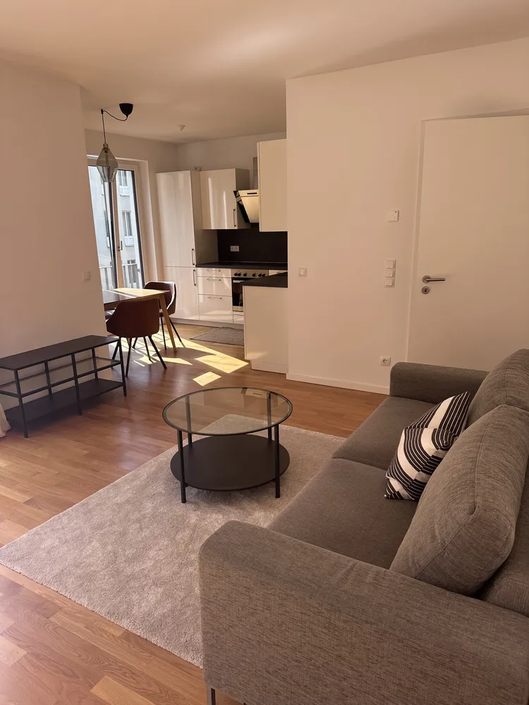 2 Zimmer Wohnung mit 60 m² in Berlin – Bild 4