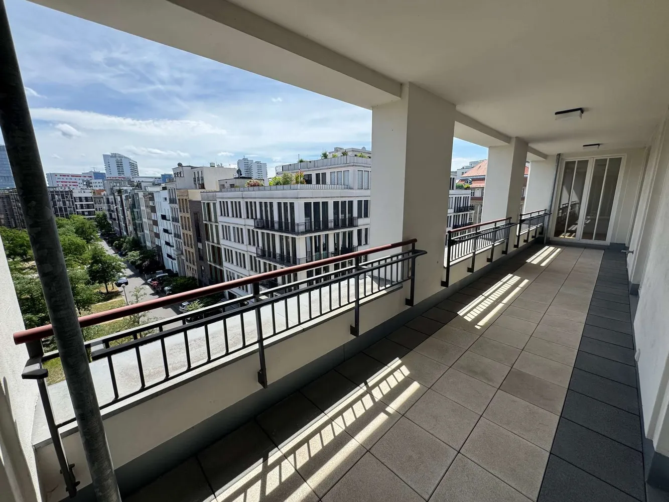 5 Zimmer Wohnung mit 218 m² in Berlin – Bild 3
