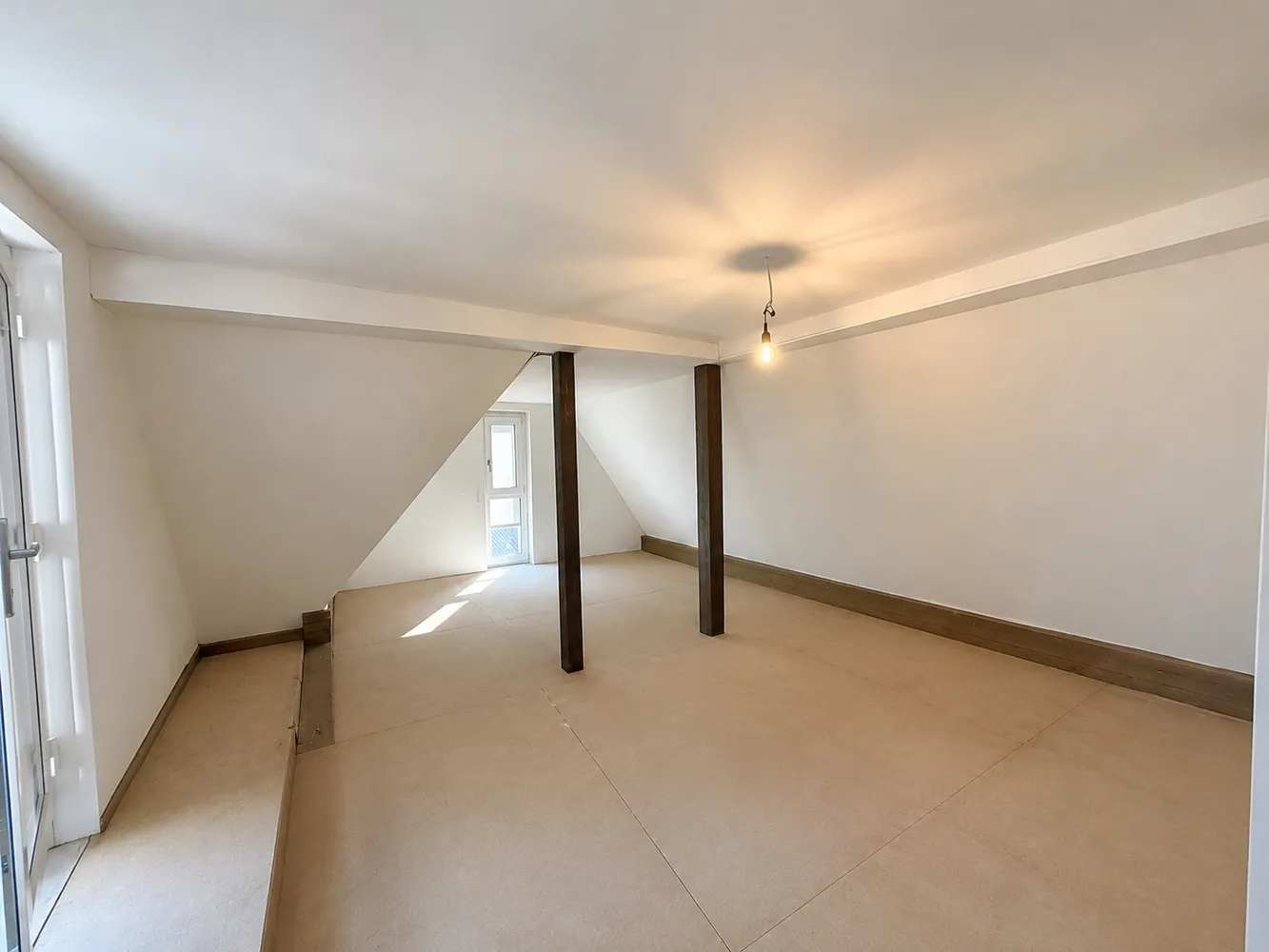 2 Zimmer Wohnung mit 87 m² in Wiesbaden – Bild 12