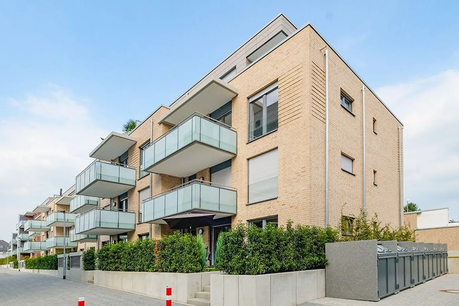 2 Zimmer Wohnung mit 84 m² in Langenfeld – Bild 2