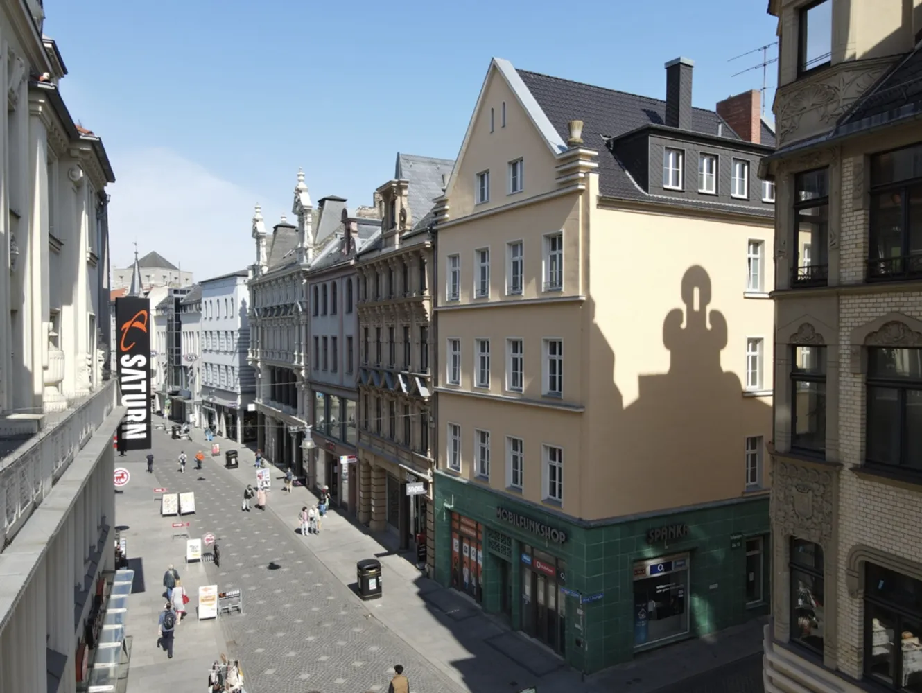 4 Zimmer Wohnung mit 118 m² in Halle (Saale) – Bild 1