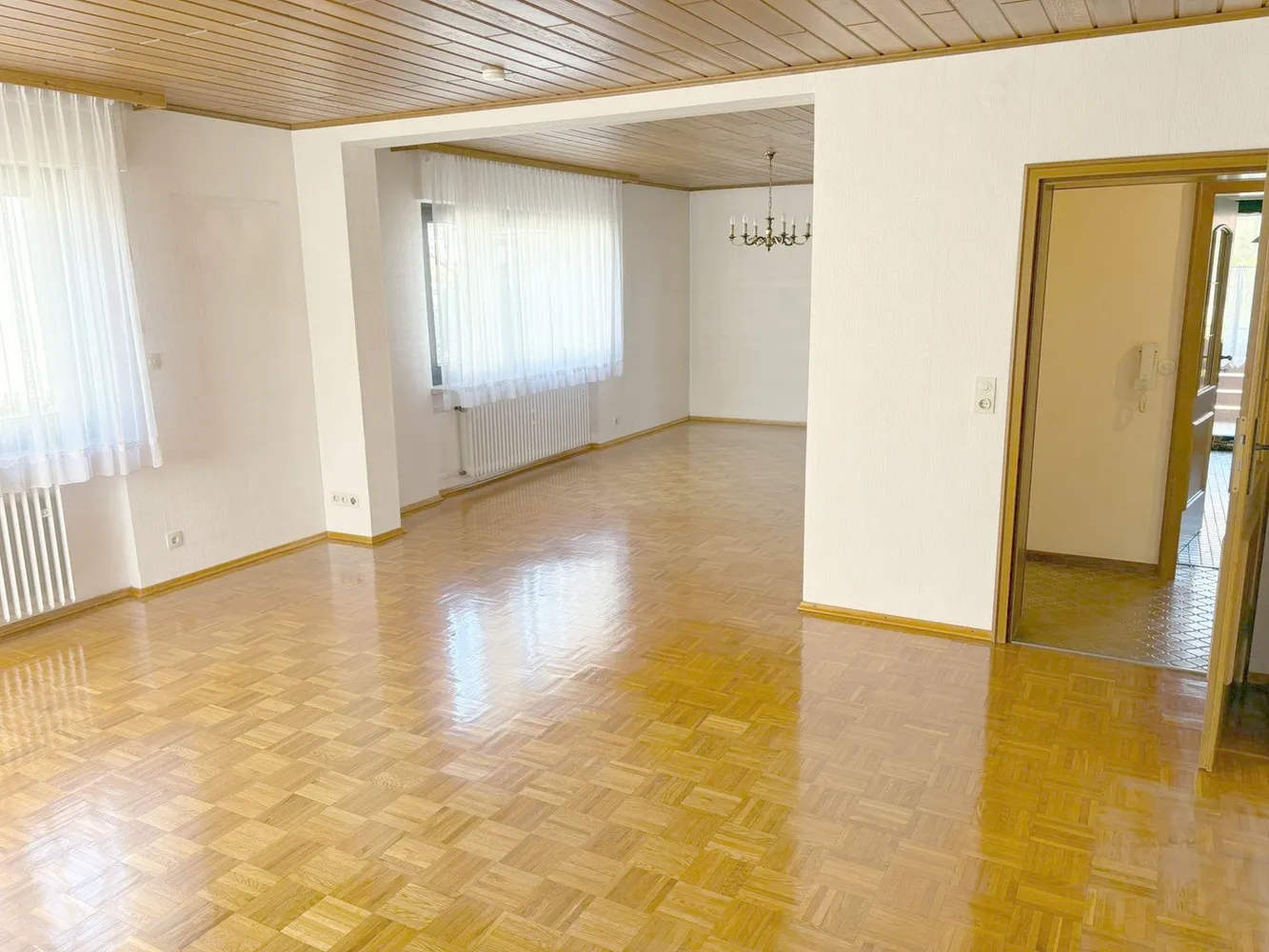 4 Zimmer Wohnung mit 1 m² in Karlsruhe – Bild 2