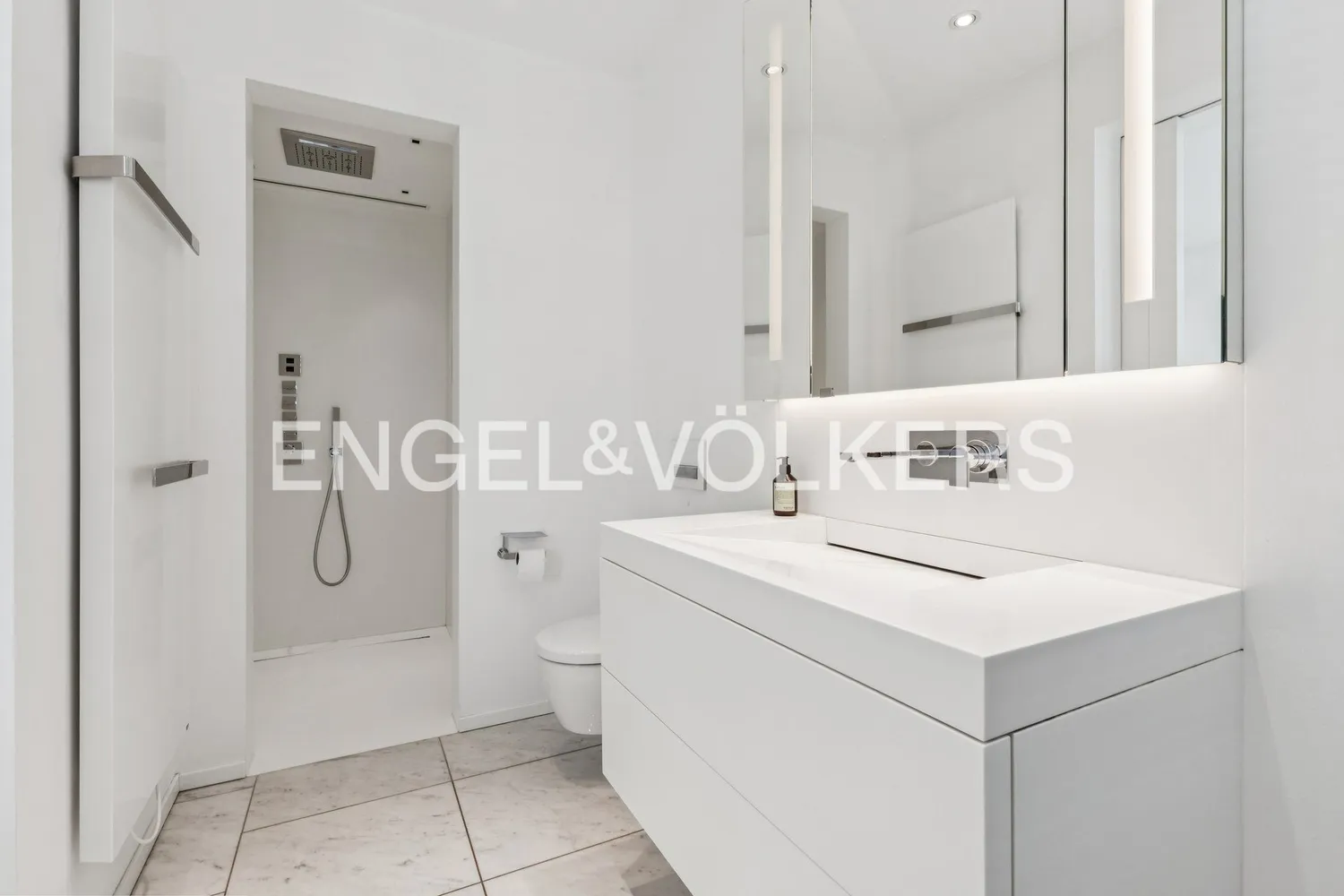8 Zimmer Wohnung mit 405 m² in Köln – Bild 6