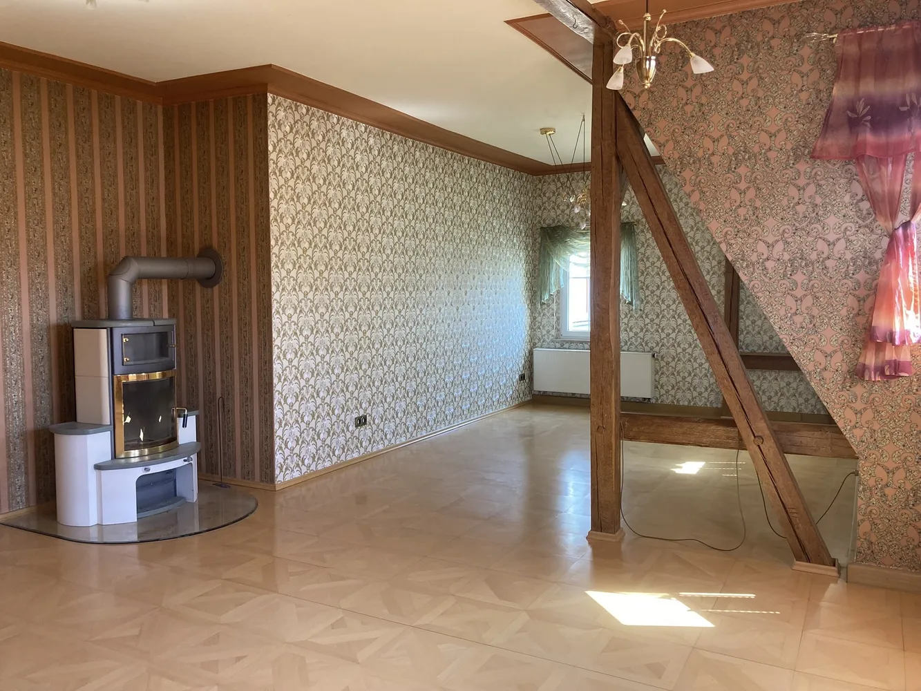 5 Zimmer Wohnung mit 210 m² in Sangerhausen – Bild 5