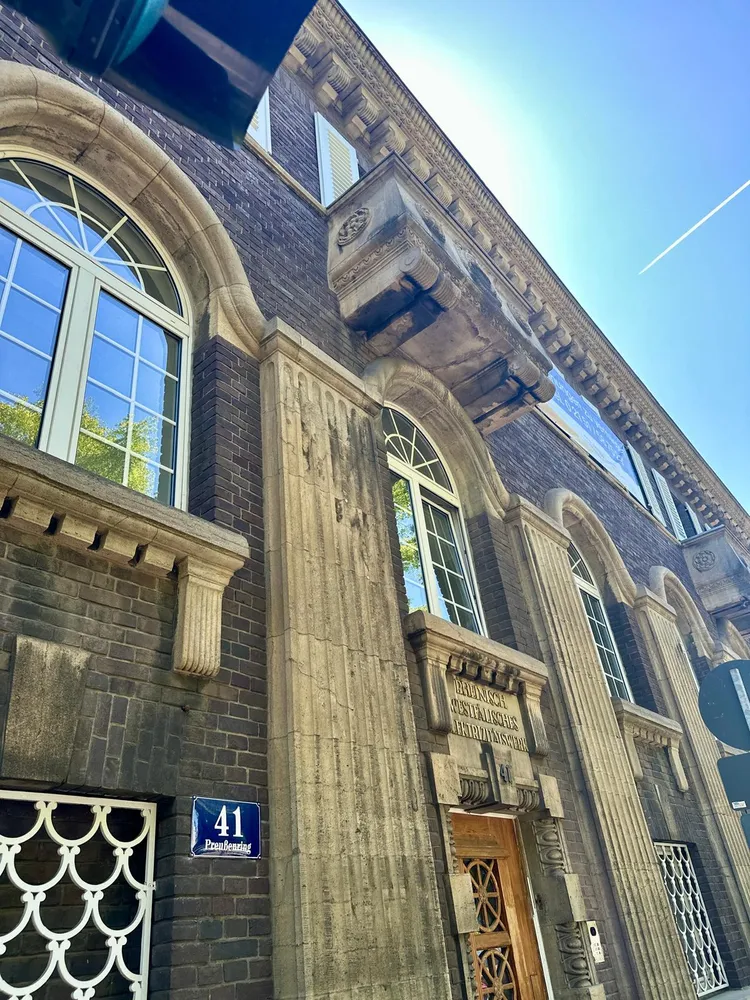 2 Zimmer Wohnung mit 66 m² in Krefeld – Bild 2