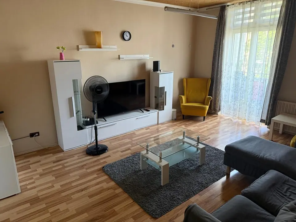 4 Zimmer Wohnung mit 112 m² in Düsseldorf – Bild 1