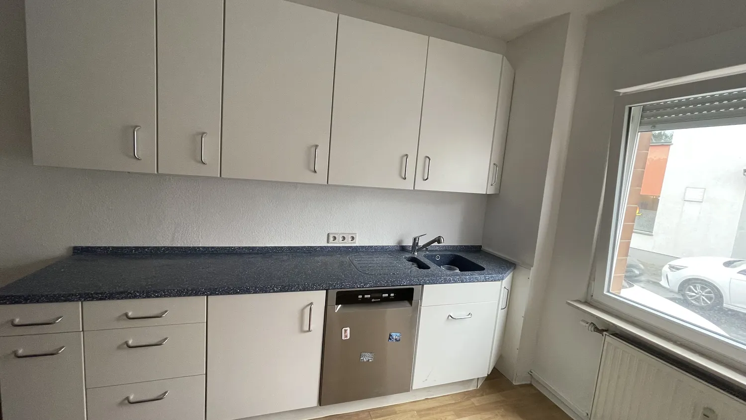 2 Zimmer Wohnung mit 60 m² in Wiesbaden – Bild 2