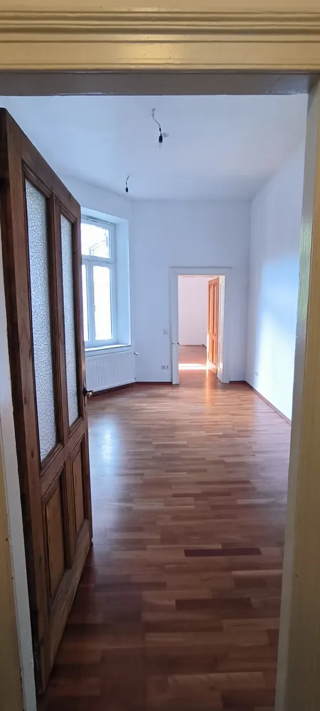 4 Zimmer Wohnung mit 95 m² in Düsseldorf – Bild 3