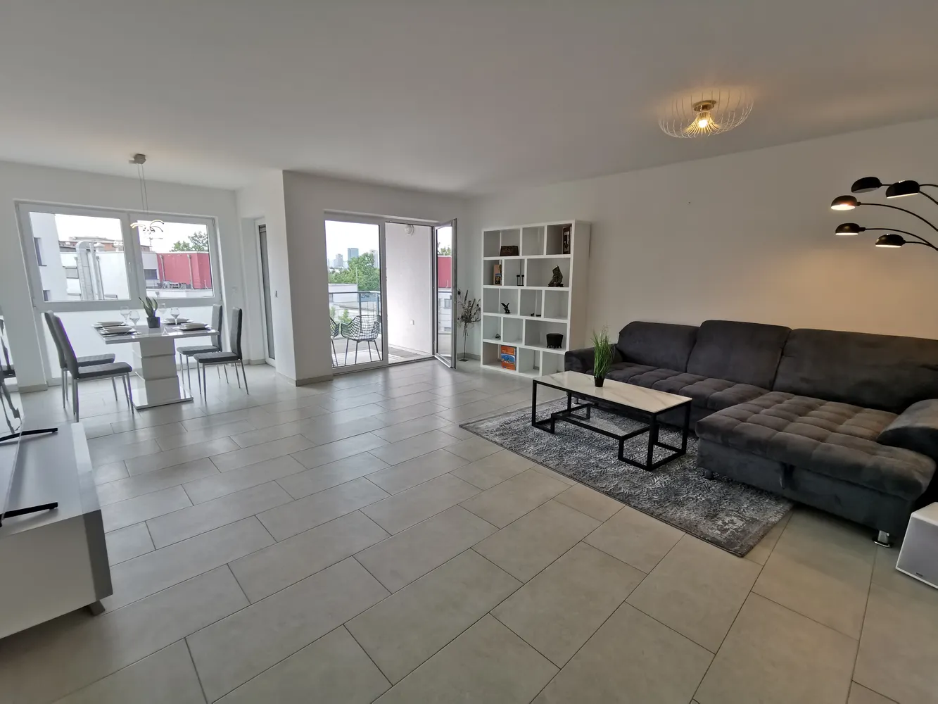 3 Zimmer Wohnung mit 99 m² in Frankfurt am Main – Bild 2