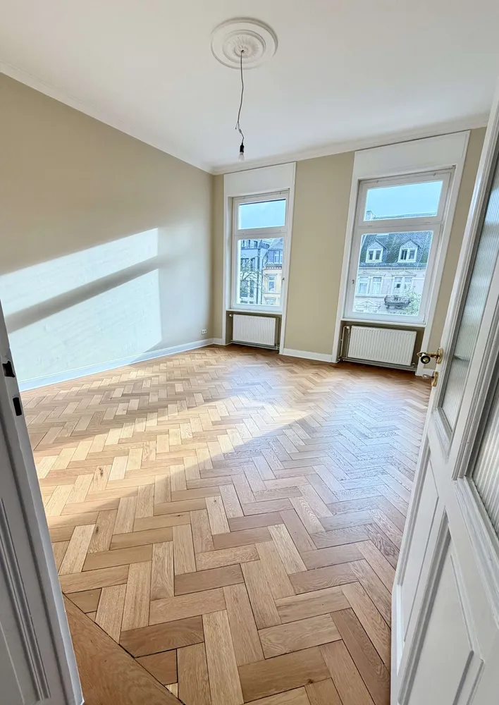 4 Zimmer Wohnung mit 124 m² in Wiesbaden – Bild 2