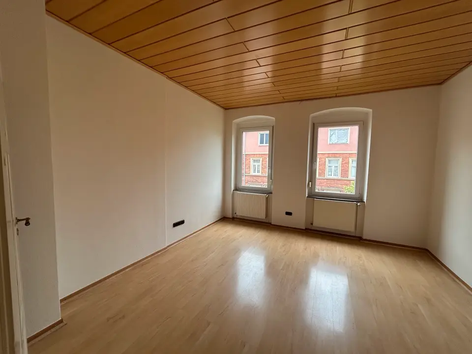 7 Zimmer Wohnung mit 169 m² in Sonneberg – Bild 4