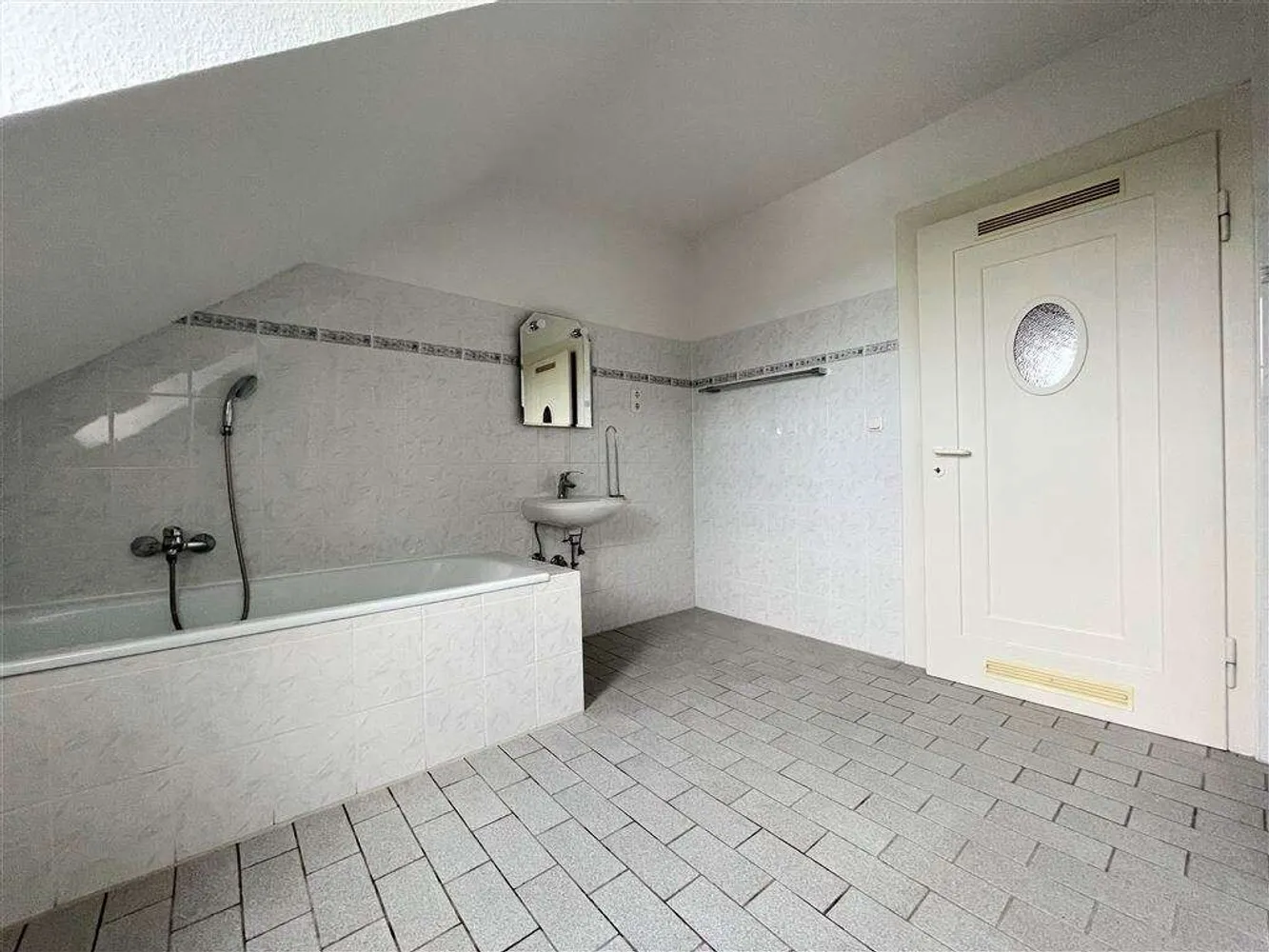 2 room apartment with 92 m² in Mönchengladbach – Photo 12