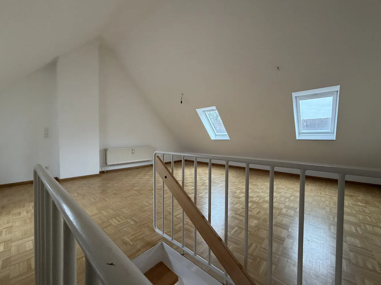 2 Zimmer Wohnung mit 93 m² in Hamburg – Bild 2