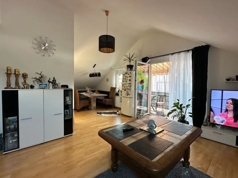 3 Zimmer Wohnung mit 100 m² in Freiburg im Breisgau – Bild 1