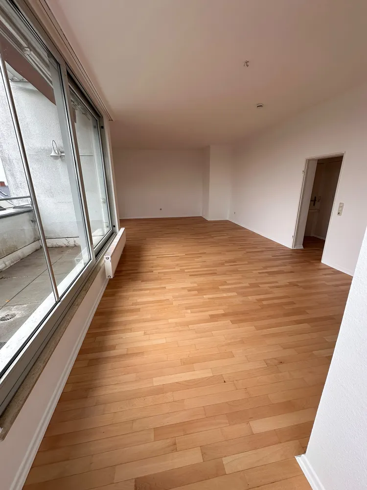2 Zimmer Wohnung mit 95 m² in Frankfurt am Main – Bild 5