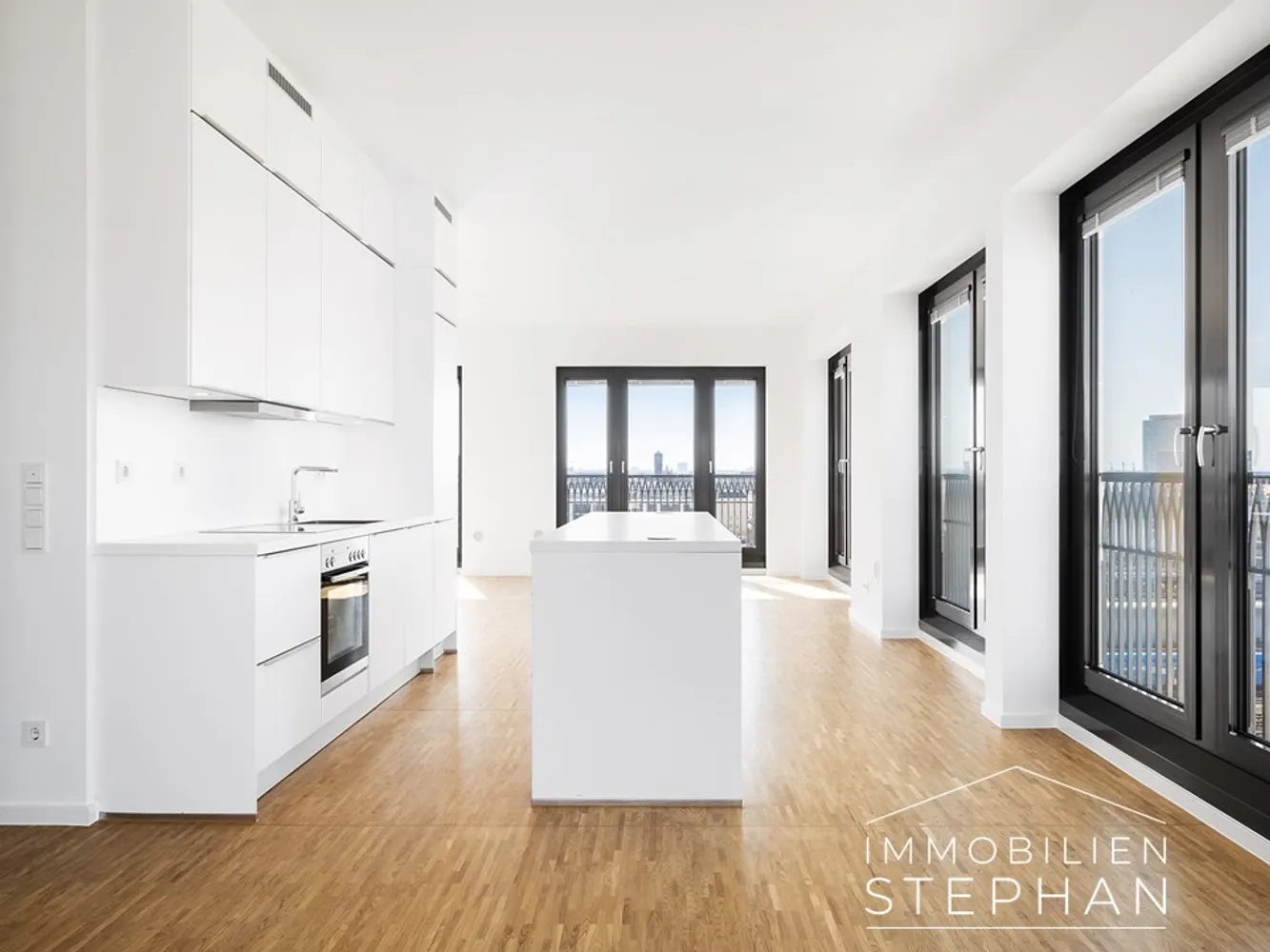 4 Zimmer Wohnung mit 146 m² in München – Bild 1