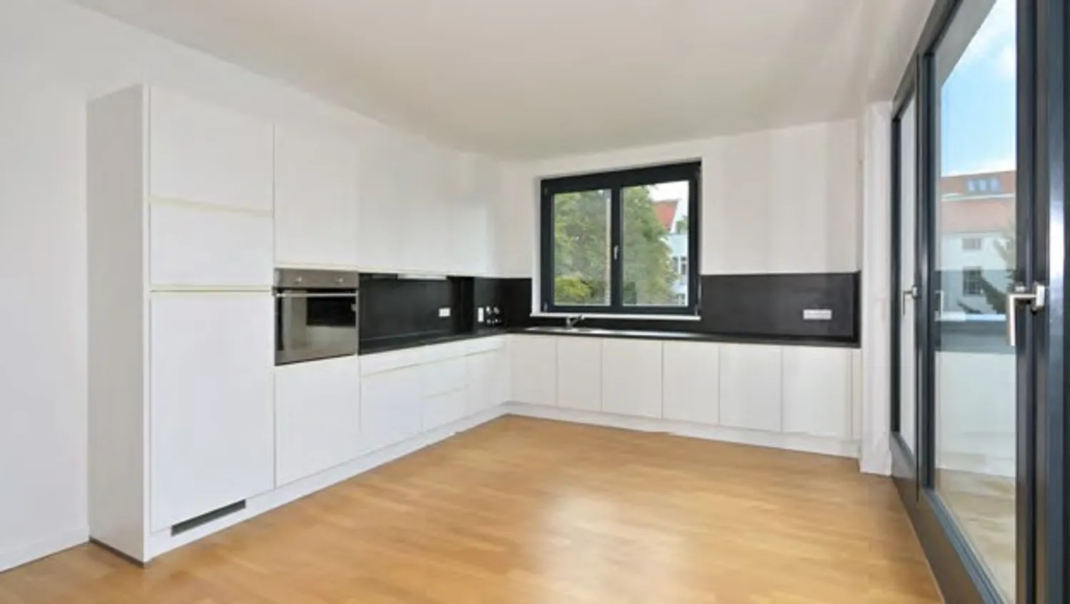4 Zimmer Wohnung mit 121 m² in Berlin – Bild 1