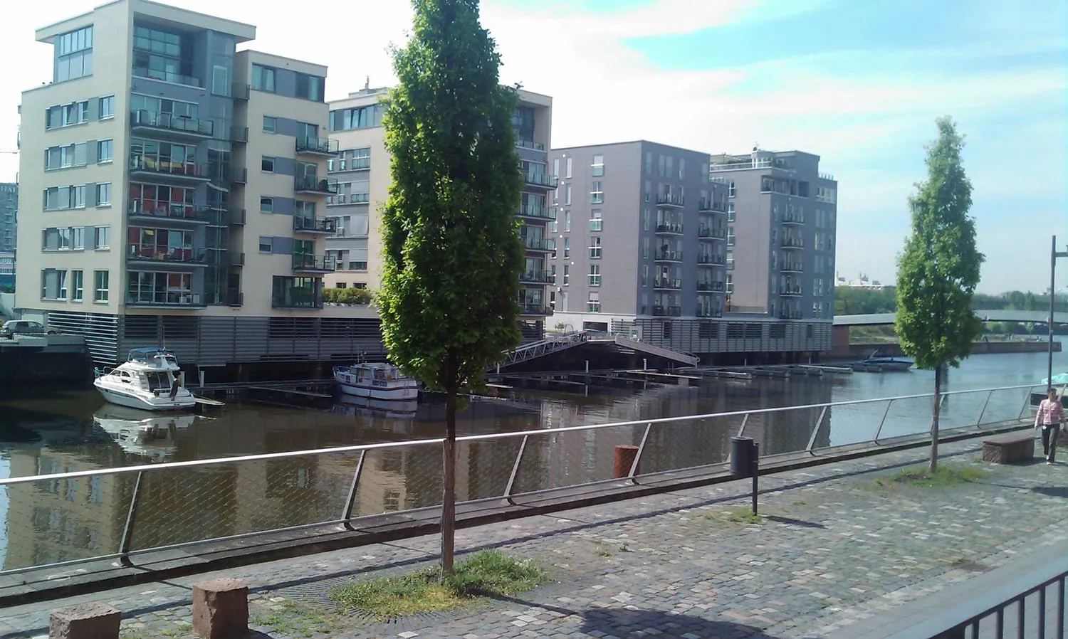 4 Zimmer Wohnung mit 143 m² in Frankfurt am Main – Bild 1