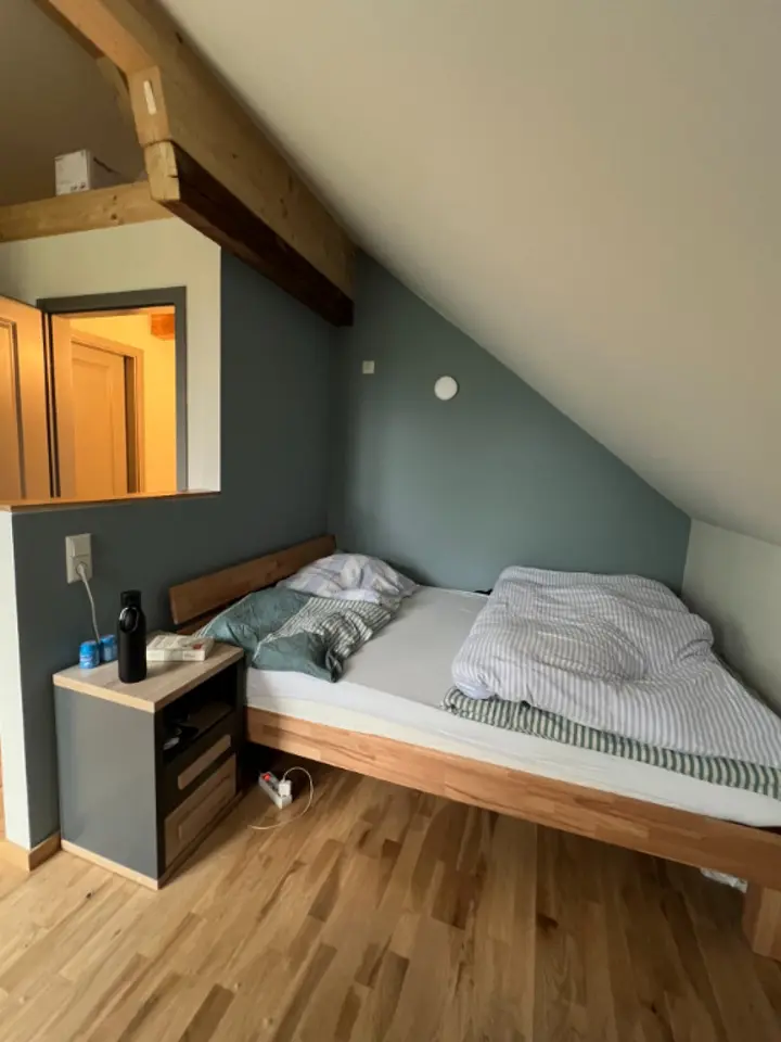 8 Zimmer Wohnung mit 221 m² in Stuttgart – Bild 2