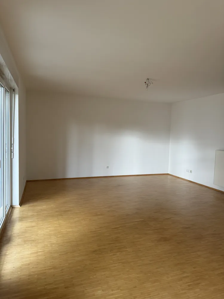 2 Zimmer Wohnung mit 81 m² in Wiesbaden – Bild 2