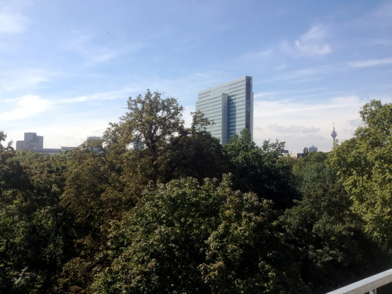 2 Zimmer Wohnung mit 118 m² in Düsseldorf – Bild 1