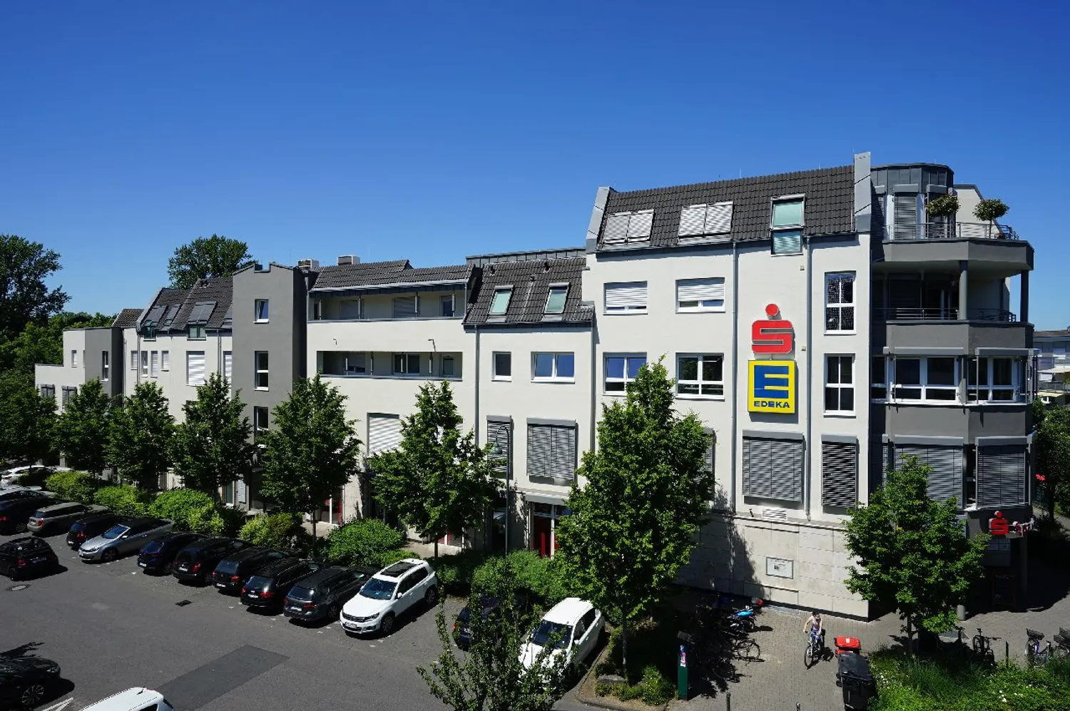 4 Zimmer Wohnung mit 122 m² in Leverkusen – Bild 1