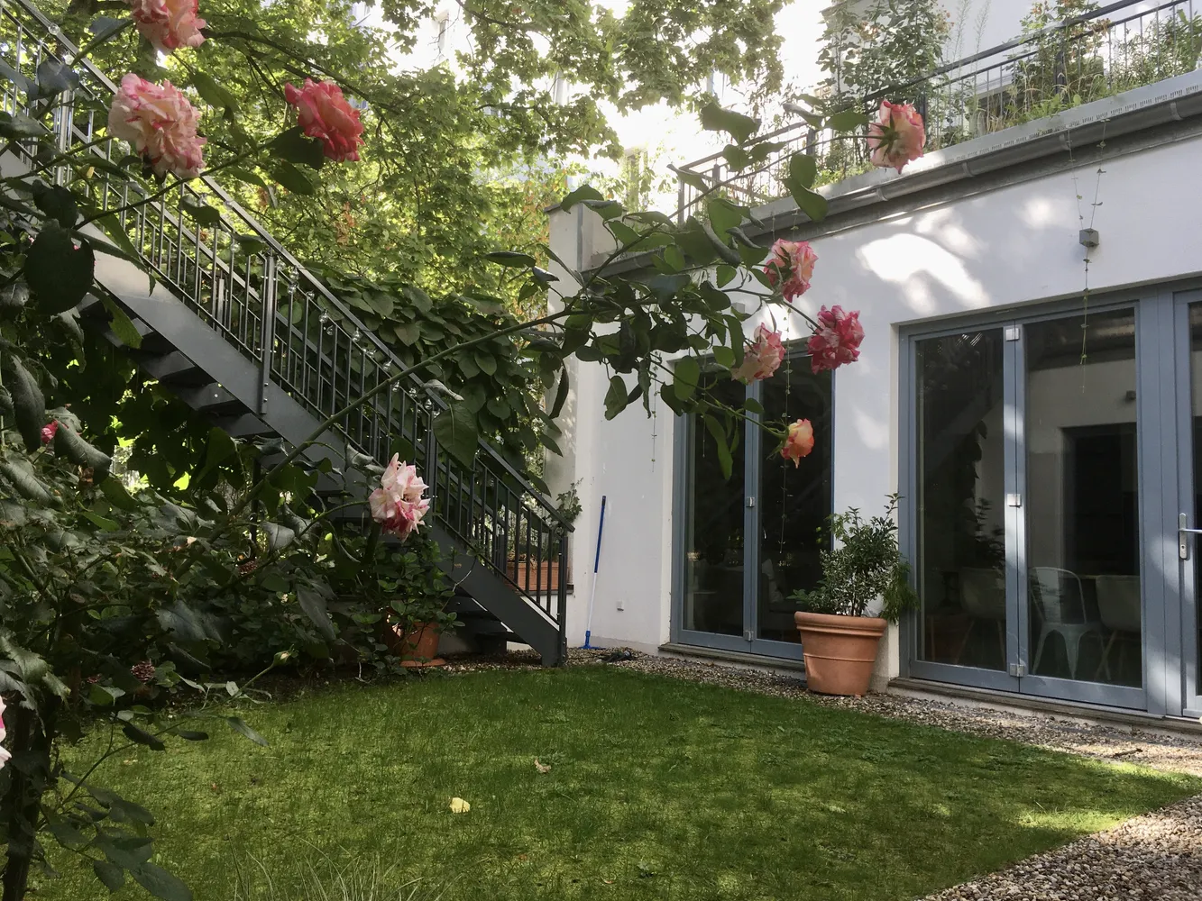 5 Zimmer Wohnung mit 265 m² in Berlin – Bild 1