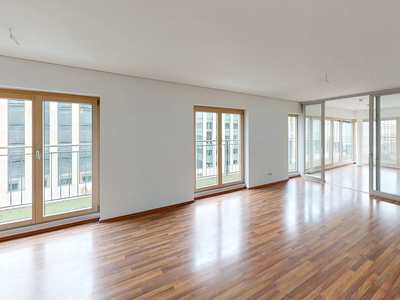 2 Zimmer Wohnung mit 89 m² in Frankfurt am Main – Bild 1