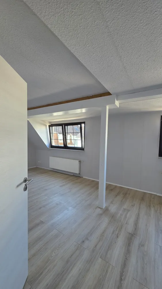 3 Zimmer Wohnung mit 90 m² in Wiesbaden – Bild 2