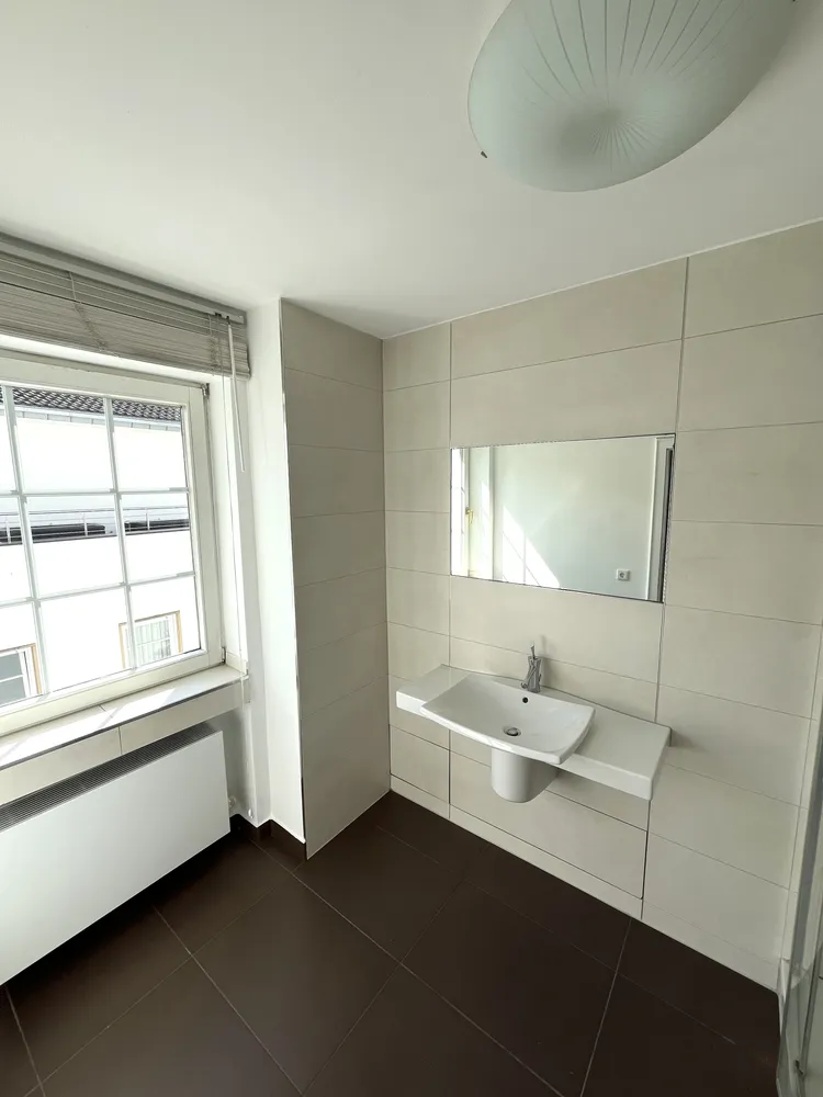 6 Zimmer Wohnung mit 201 m² in Düsseldorf – Bild 11