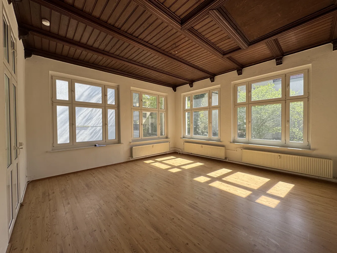 6 Zimmer Wohnung mit 203 m² in Berlin – Bild 1