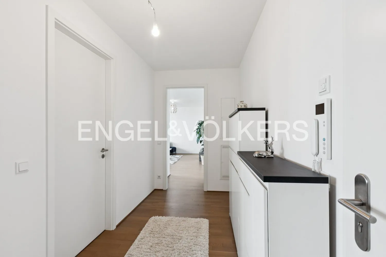 2 Zimmer Wohnung mit 70 m² in Frankfurt am Main – Bild 2